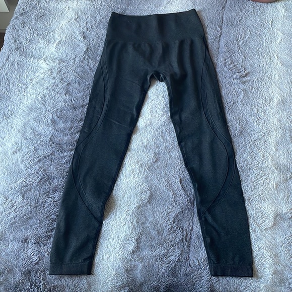 Size large compression leggings - Picture 2 of 4